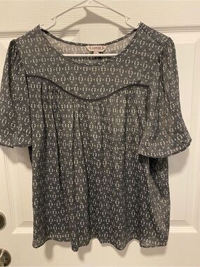 Nanette Lepore Gray and White Patterned Short-Sleeve Blouse